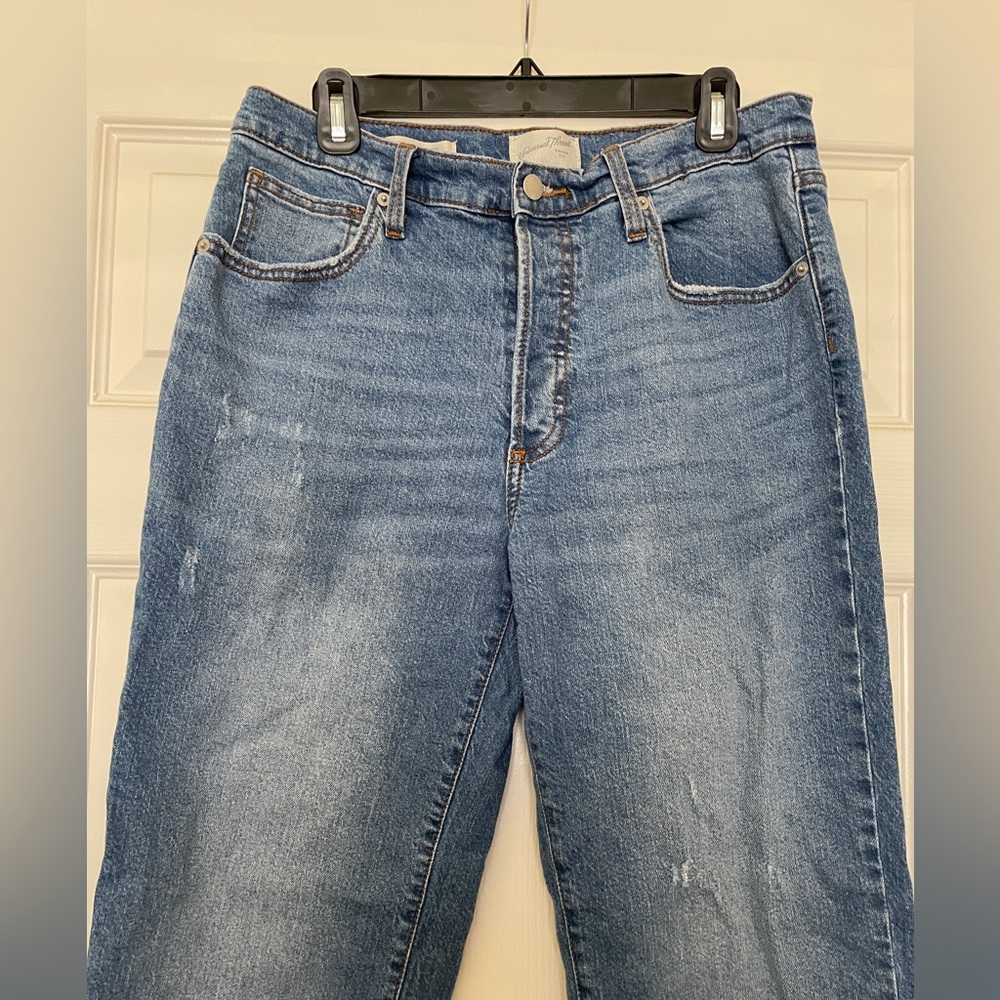 •Universal Thread• High Rise 90s Straight Jeans - Picture 2 of 5